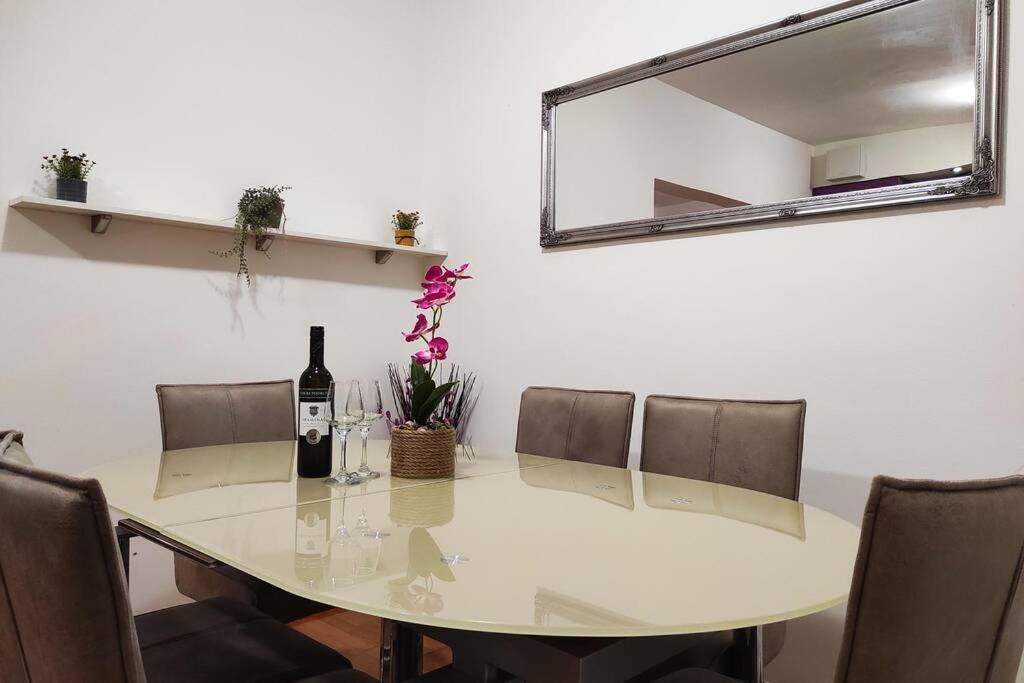 Spacious Apartment Near City Center And The Beach Split Zewnętrze zdjęcie